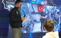 Alper Gezeravcı, Diyarbakırlı öğrencilerin sorularını yanıtladı