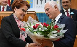 Kurultayı erteleme girişimi iktidarın yazdığı bir tiyatro