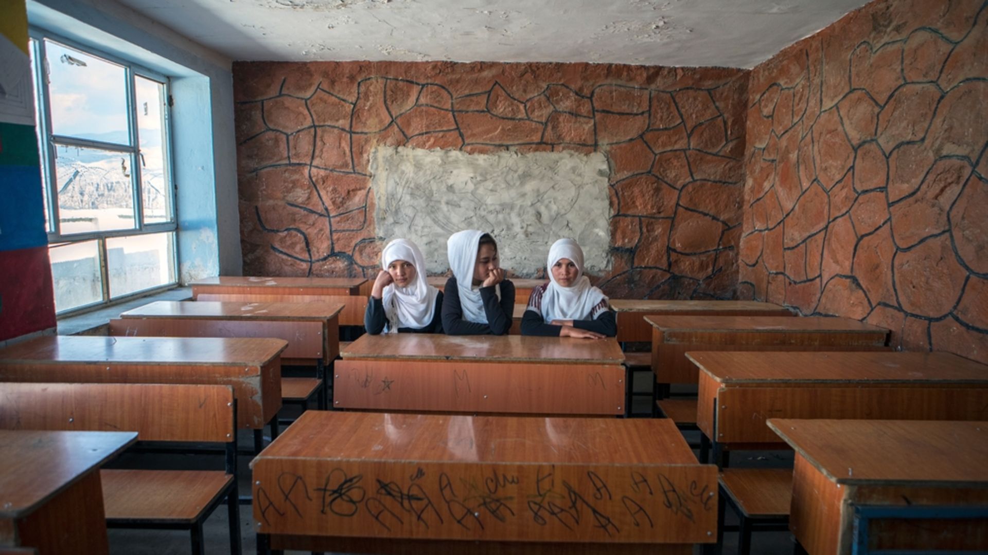 Afgan kadınlara ebelik ve hemşirelik eğitimi yasağı